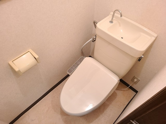 トークビレッジのトイレ|★トイレ画像・新品の温水洗浄便座付き★