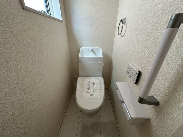 神戸市須磨区北落合4丁目新築戸建1号棟のトイレ