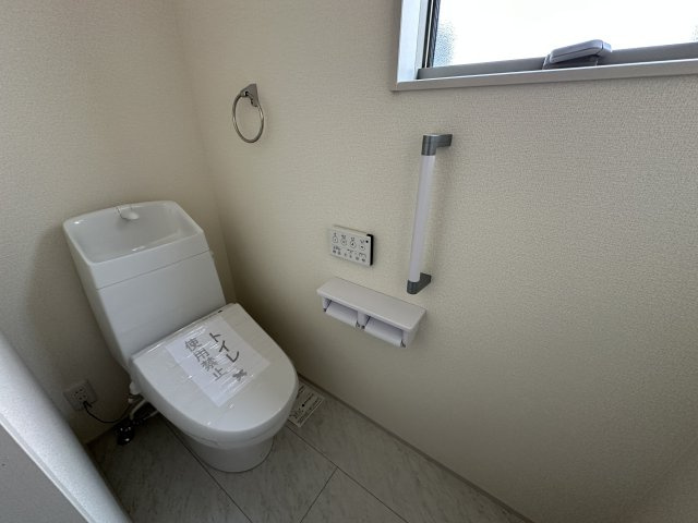 神戸市須磨区北落合4丁目新築戸建2号棟のトイレ