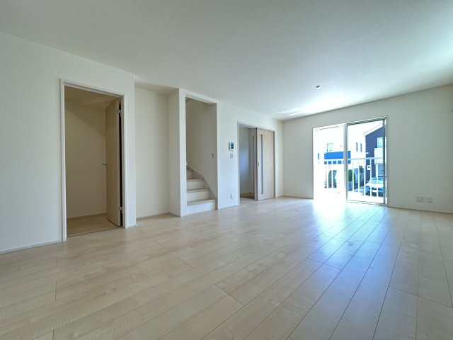 神戸市須磨区北落合4丁目新築戸建4号棟の居間・リビング