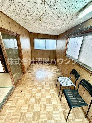 寝屋川市太秦緑が丘の一戸建ての洋室