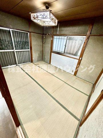 寝屋川市太秦緑が丘の一戸建ての和室