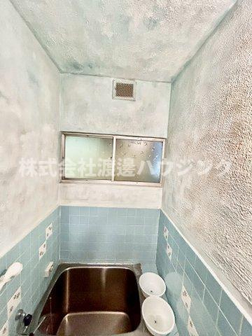 寝屋川市太秦緑が丘の一戸建てのその他|窓