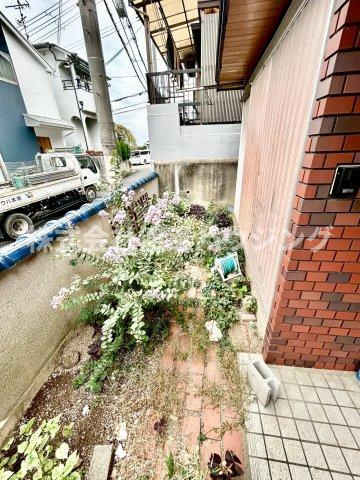 寝屋川市太秦緑が丘の一戸建ての庭