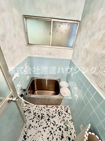 寝屋川市太秦緑が丘の一戸建ての浴室