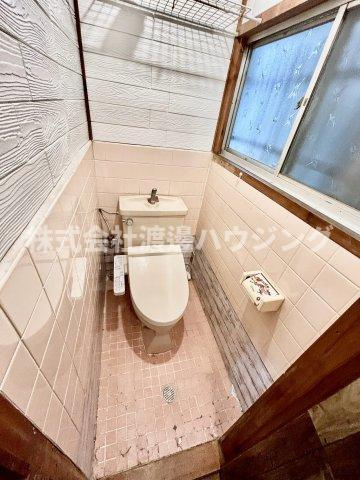 寝屋川市太秦緑が丘の一戸建てのトイレ
