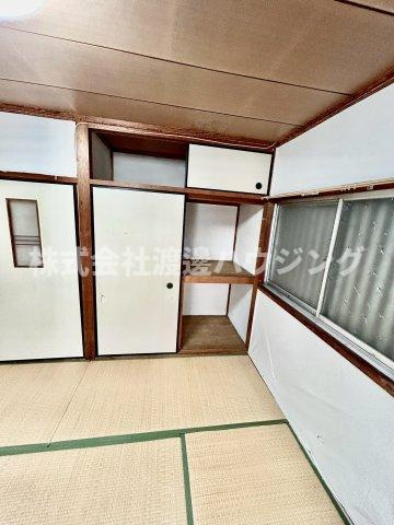 寝屋川市太秦緑が丘の一戸建ての収納
