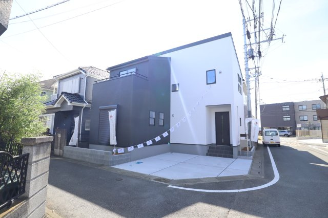 仲介手数料無料　桶川市上日出谷南１丁目　新築　全1棟の前面道路含む現地写真