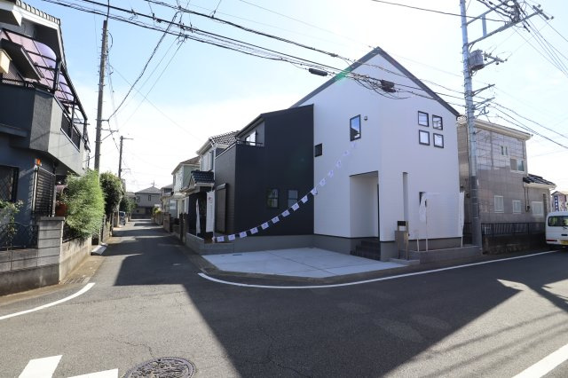 仲介手数料無料　桶川市上日出谷南１丁目　新築　全1棟の前面道路含む現地写真