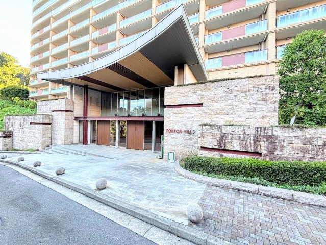 フォートンヒルズD棟の外観|◆リフォーム済みでのお引渡しなので、即ご入居可能です。家具の配置や色など決めやすくスムーズにお引越しできます。

