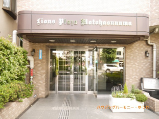 【エントランス】 | 大理石敷きの重厚感あるエントランスです。