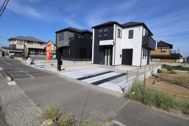 仲介手数料無料　桶川市上日出谷南１丁目3期　新築　全２棟の前面道路含む現地写真