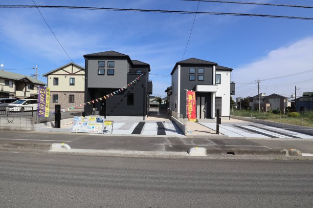 仲介手数料無料　桶川市上日出谷南１丁目3期　新築　全２棟の前面道路含む現地写真