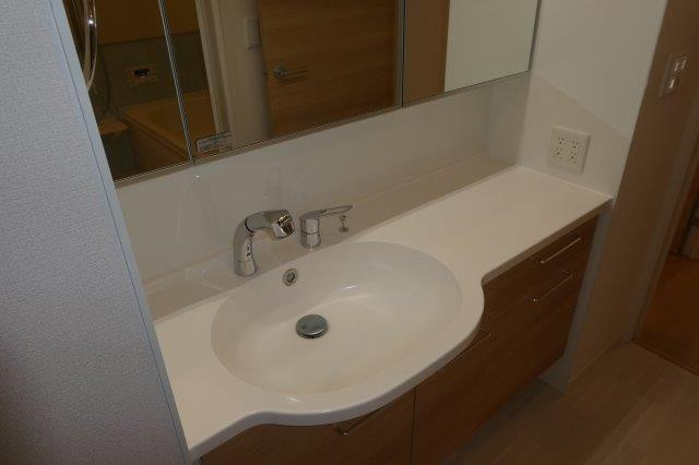 カーサ・フィオーレ中庄の洗面所|洗髪洗面化粧台