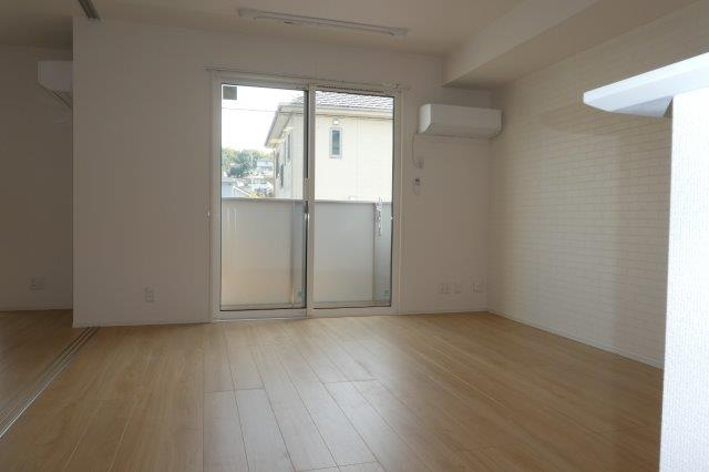 カーサ・フィオーレ中庄の居間・リビング