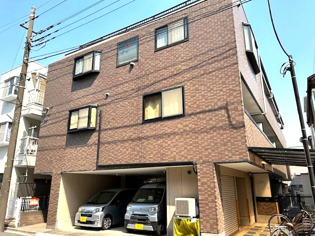 ベルデュールの駐車場