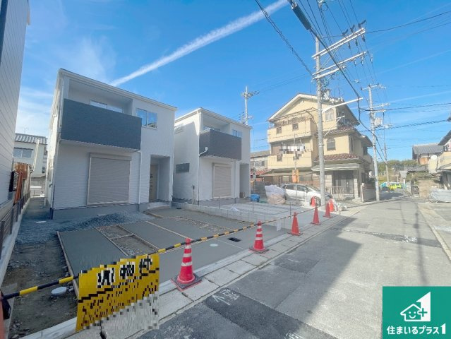 京都市伏見区向島庚申町　第2期　新築一戸建ての前面道路含む現地写真|周辺は落ち着いた街並みの住宅地！子育てがしやすい住環境です！まだ未完成ですが、現地でしかわからない事もございます。是非一度ご覧ください。