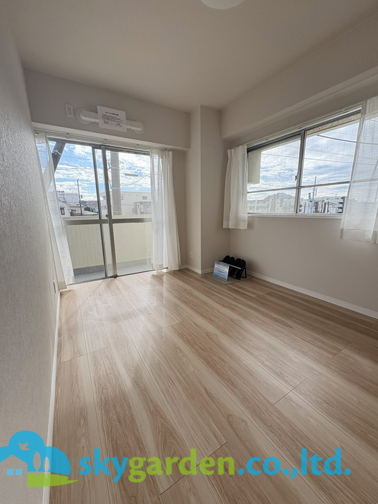 ＤＩＫマンション大船の寝室|広くて明るい寝室