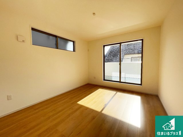 大津市皇子が丘　新築一戸建ての洋室|シンプルな洋室は、自分好みのインテリアが楽しめます♪ご家族とインテリアや家具を選びに行くのは新築購入時の醍醐味の一つです。ぜひお楽しみください♪