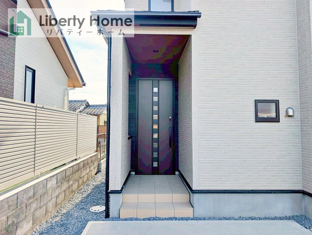 水戸市千波町4期　新築戸建　2号棟のエントランス