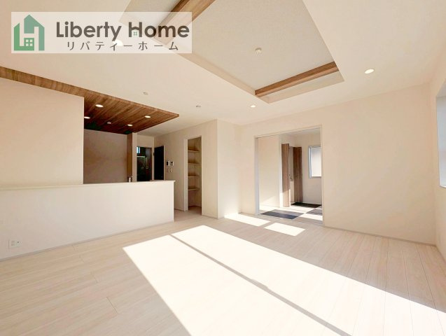 水戸市千波町4期　新築戸建　2号棟の居間・リビング