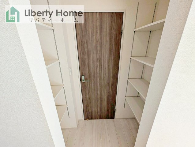 水戸市千波町4期　新築戸建　2号棟の収納