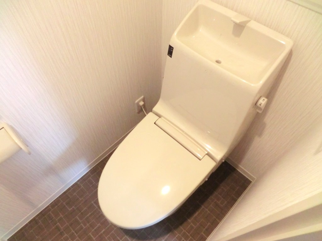 Ａｌｌｏｇｇｉｏのトイレ|☆温水洗浄便座付きです。☆