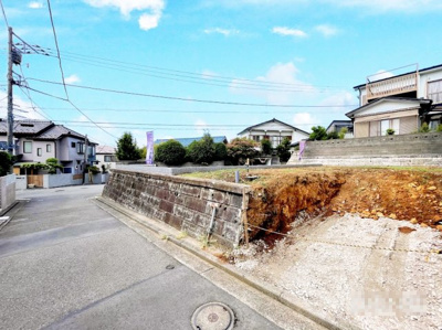 【前面道路含む現地写真】 | ◆旭区白根新築2号棟◆ | ◆前面道路も幅員があり車の運転も安心！前面道路は閑静な住宅地。車通りの少ない道路です。お子様にも安心です。