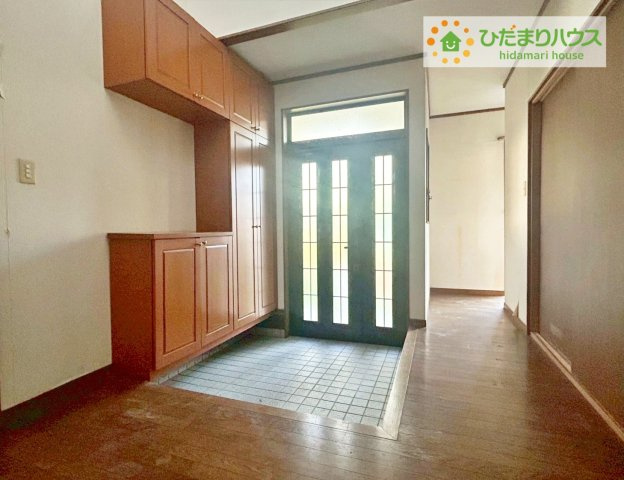 ひたちなか市大字市毛　中古戸建の玄関|丁度良い靴箱のサイズ♪これだけあれば家族全員の靴がしまえてスッキリ(^O^)