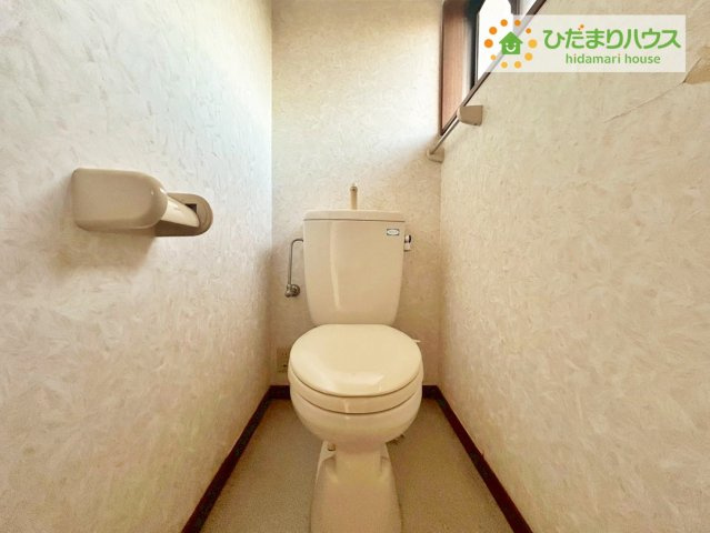 ひたちなか市大字市毛　中古戸建のトイレ|1・2階にトイレあるため、同時に利用でき混雑を避けられますね
