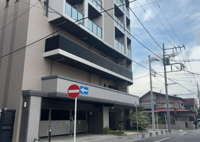 【外観】 | ソルティア橋本 | 隣家の土地はどうなっているのか、生活利便施設が近くにあるのか、学校まで近いかなど、お客様のライフスタイルにあわせたイメージが重要です。また、近くにあると困る施設が近くにないかも確認するといいでしょう。