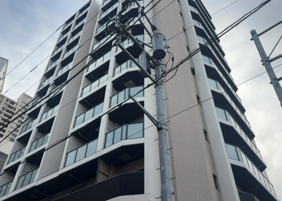 【外観】 | ソルティア橋本 | ＲＣ造、Reinforced Concreteは直訳すると補強されたコンクリートです。主に柱や梁・床・壁が鉄筋とコンクリートで構成おり、鉄筋を組んだ型枠にコンクリートを流し込んで固めたものを指します。