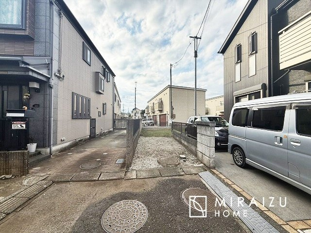 【前面道路含む現地写真】 | 日当たりの良いお家は嬉しいですよね。それぞれ価値観が分かれる箇所です、実際に内覧して日当たりの心地よさをご体感下さいね♪