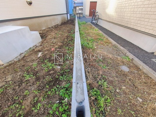 【前面道路含む現地写真】 | 贅沢な暮らしにぴったり設備が魅力♪家事導線の良い水回りで毎日綺麗家事もラクラク♪早朝、夜間問わず現地見学＆周辺環境ご案内致します♪
