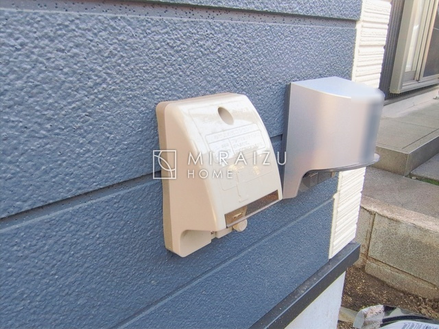 【前面道路含む現地写真】 | プライバシー性と開放感を高める住環境。陽当たりの良い開かれたロケーションを活かし、心地よい暮らしをプランニング