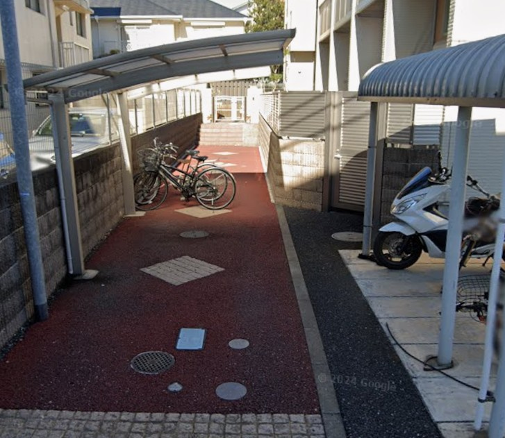 針ヶ谷弐番館の駐車場