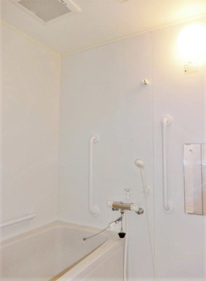 【浴室】 | ビューテラス王禅寺 | 家族の入浴時間がずれても温められる追い焚き機能付きのバスルーム☆お風呂に浸かって一日の疲れもすっきりリフレッシュ♪