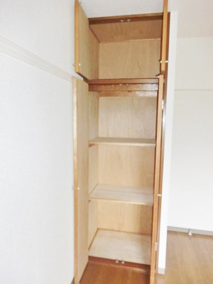 【収納】 | ビューテラス王禅寺 | 洋室4.3帖のお部屋にある収納スペースです！天井高の収納スペースで荷物をたっぷり収納できます◎