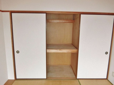 【収納】 | ビューテラス王禅寺 | 和室6帖のお部屋にある押入れです！押入れは寝具など、かさ張りやすいものの収納にぴったり☆お部屋すっきり片付きます♪