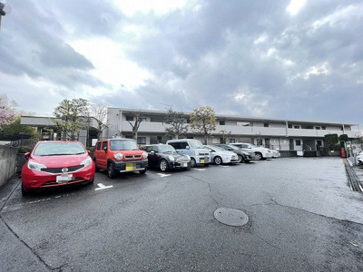 【駐車場】 | ビューテラス王禅寺 | いつでも目の届く敷地内に駐車場を完備しています♪荷物がかさばりがちなお買物も、敷地内に駐車場があると便利ですよね☆