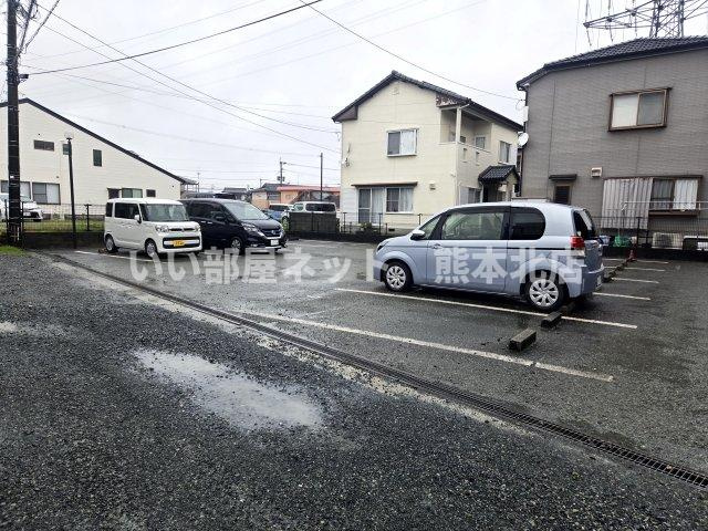 Ciruela須屋(シルエラスヤ)の駐車場