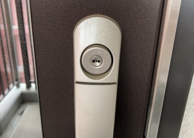 【防犯設備】 | グリーンパーク西八王子 | 当然のことではありますが、オートロックやセンサーライト、ホームセキュリティーなどの防犯設備があれば、小さいお子様がいるご家庭も安心ですよね！まず物件購入の際は、防犯設備もチェックするようにしましょう。