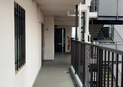 【その他共用部分】 | グリーンパーク西八王子 | 共有部分は、住民なら誰もが使える設備のこと。例えば駐車場やエレベーター、インターネット設備、セキュリティ設備などがあります。他にも、マンションの廊下・外部階段やエントランス・ゴミ置き場などがあります。