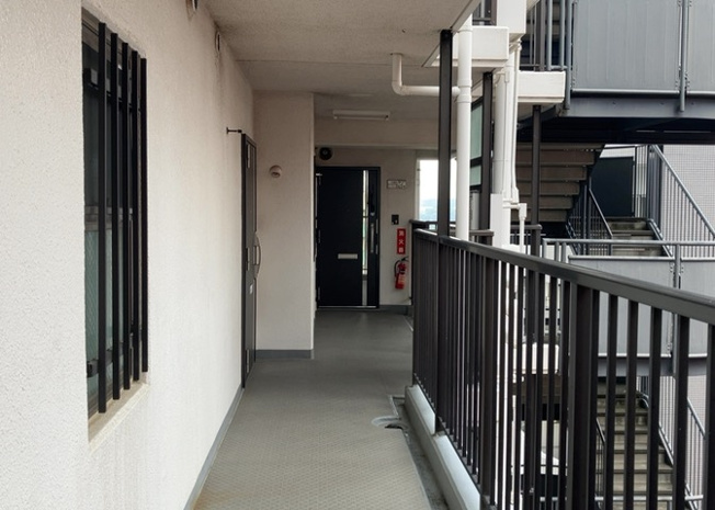 【その他共用部分】 | グリーンパーク西八王子 | 共有部分は、住民なら誰もが使える設備のこと。例えば駐車場やエレベーター、インターネット設備、セキュリティ設備などがあります。他にも、マンションの廊下・外部階段やエントランス・ゴミ置き場などがあります。