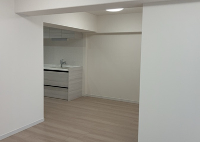 【ダイニング】 | グリーンパーク西八王子 | ダイニングは、食事や家族の団らんスペースとしてだけではなく、ほかの用途としても使用することができます。ダイニングテーブルを置き、食事のためのスペースを作ることでリビングとの差別化を図ることができます。