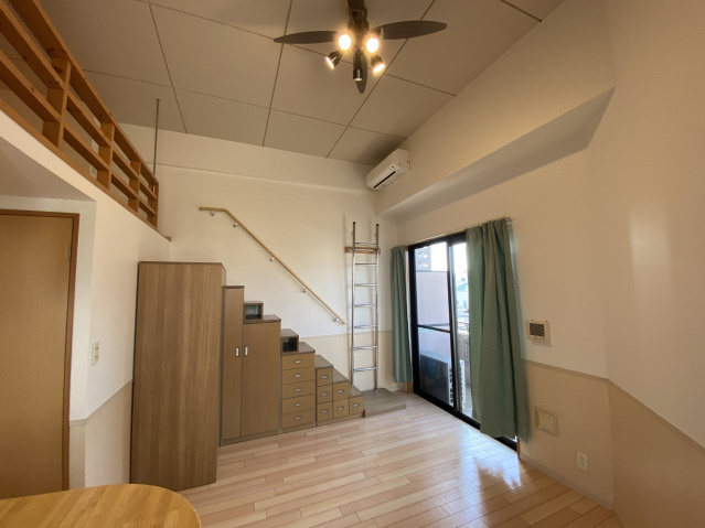 フルール観音のロビー