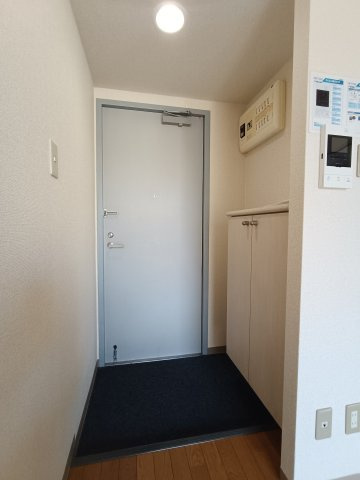 めんしん池之端の玄関