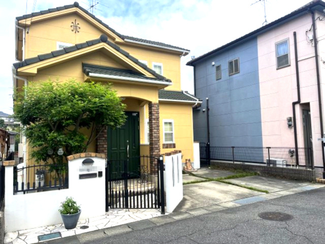 熊取町七山東　中古戸建の外観|ドッグランが楽しめるお庭あり◎
ペットと思い出を刻む2006年築のお家です！