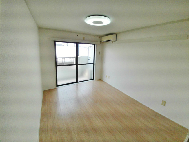 メゾン溝沼の洋室