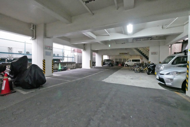 タカイレジデンスの駐車場